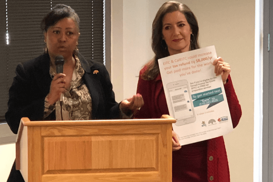 Estelle Clemons and Libby Schaaf, Mayor of Oakland, presenting the EITC Connect developed by CommunityConnect Labs.